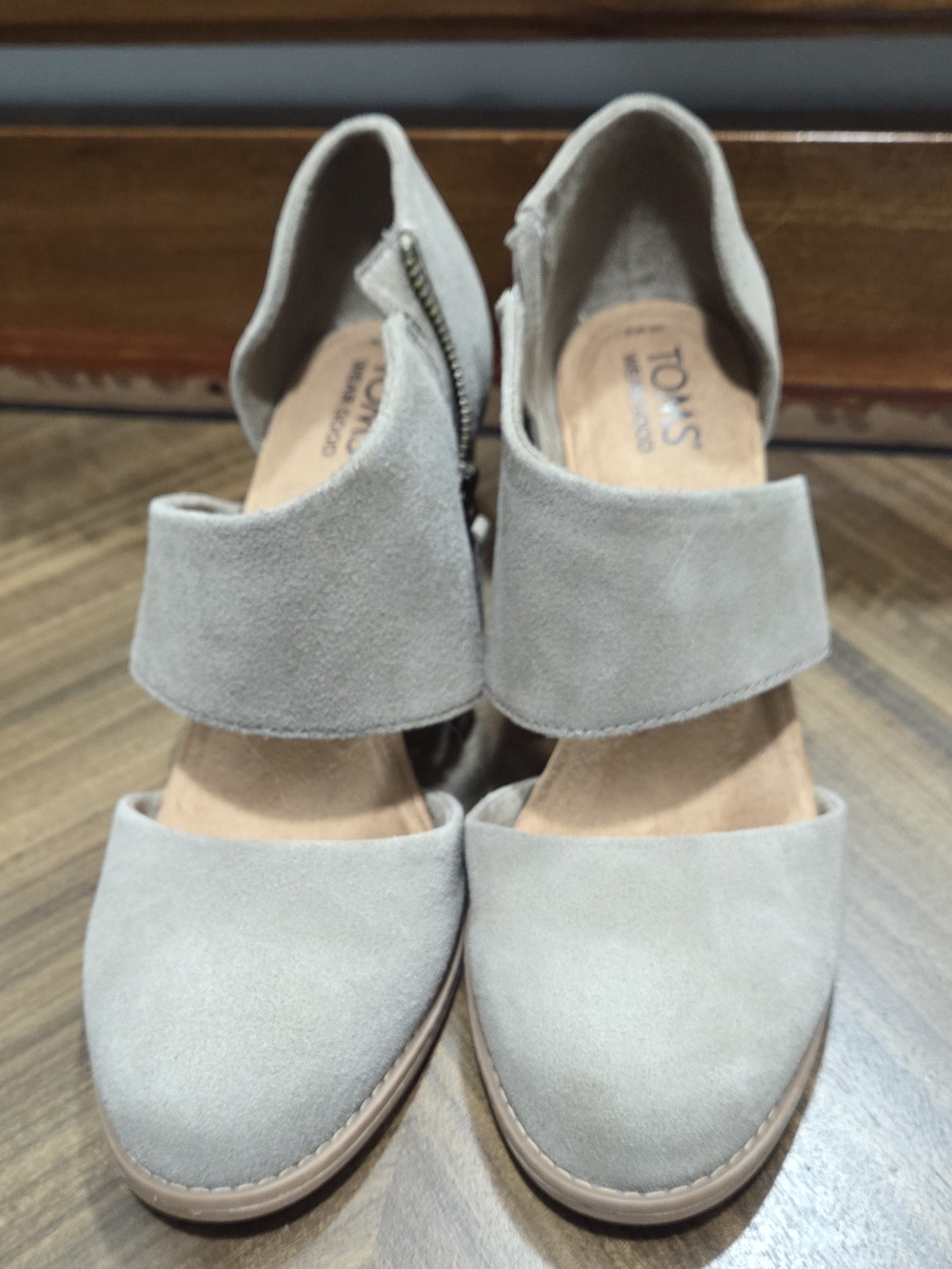 TOMS Grayish Taupe D’Orsay Block Heel Shoes Size 9 – Never Worn